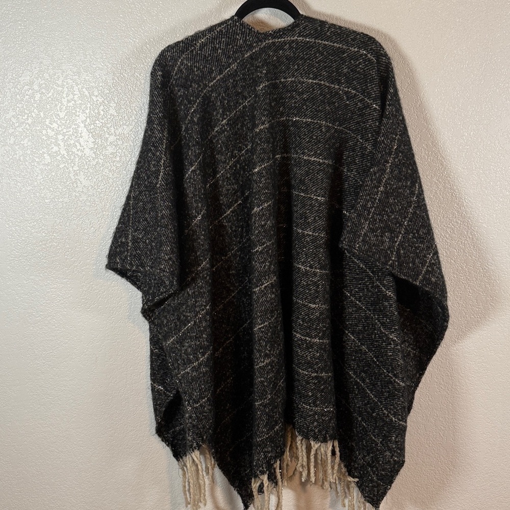 Woolrich Black Metallic Poncho Wrap Fringe One Size Fits All - Picture 4 of 4